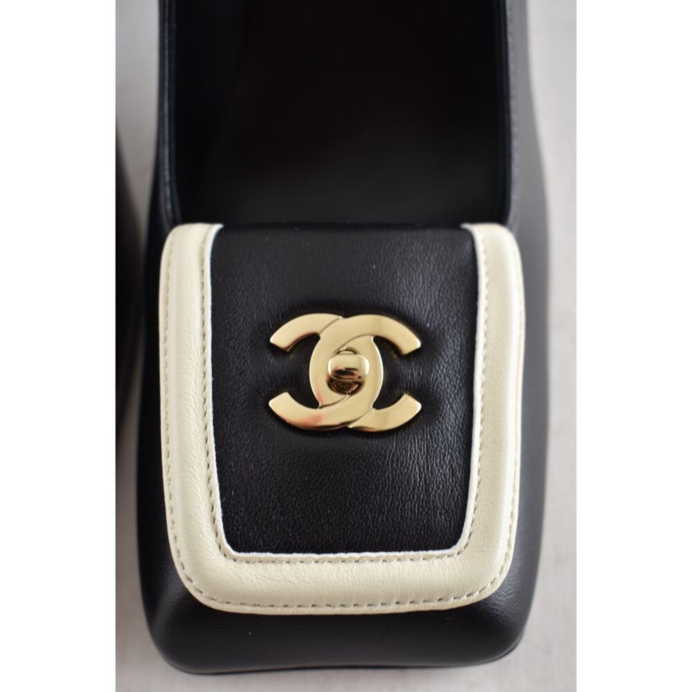 Chanel 26S Blazy Black White Square Toe Turnlock Gold CC Logo Block Heel Pump 39 - Picture 6 of 16